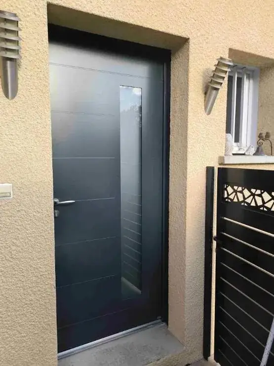 Porte d'entrée — DMS Menuiseries Isère Savoie