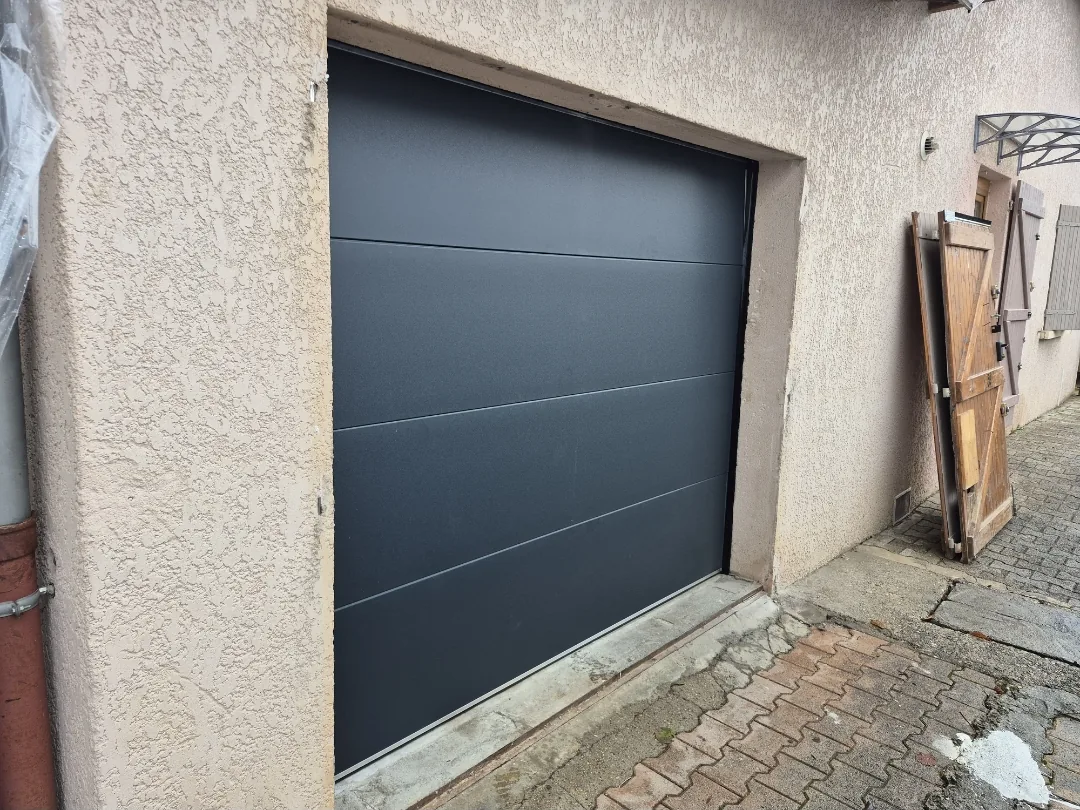 Porte de garage sectionnelle anthracite